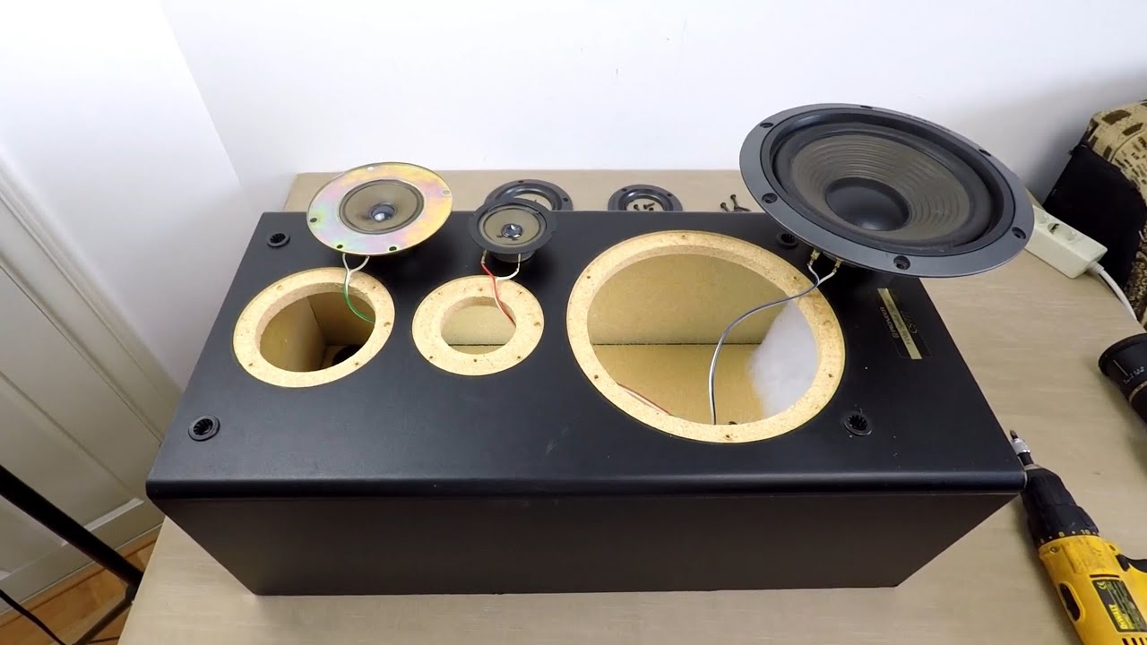 What's inside? Speakers, Pioneer CS-777