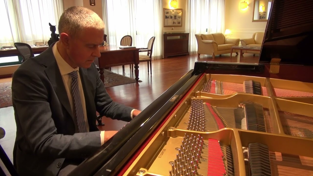 INVICTUS   Sonata per pianoforte composta da Umberto Bisceglia