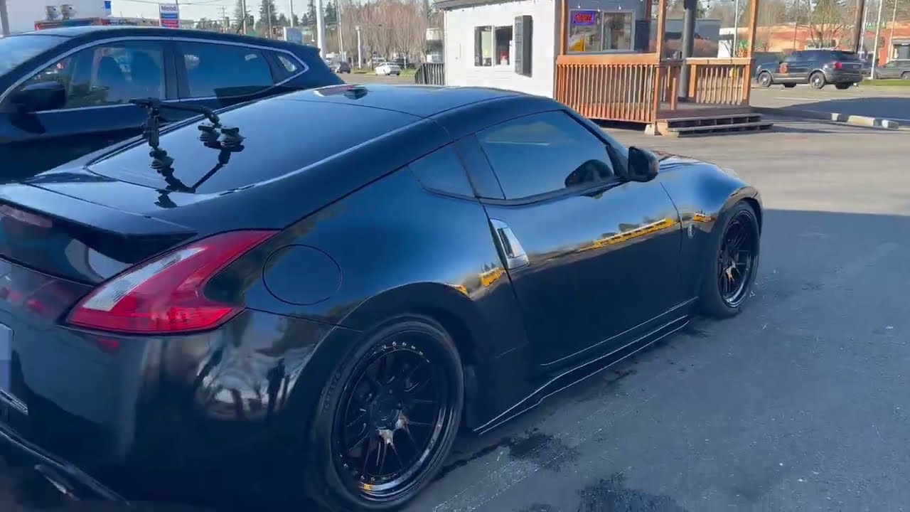 Nissan 370Z Slippery Road Test in a Cold Morning