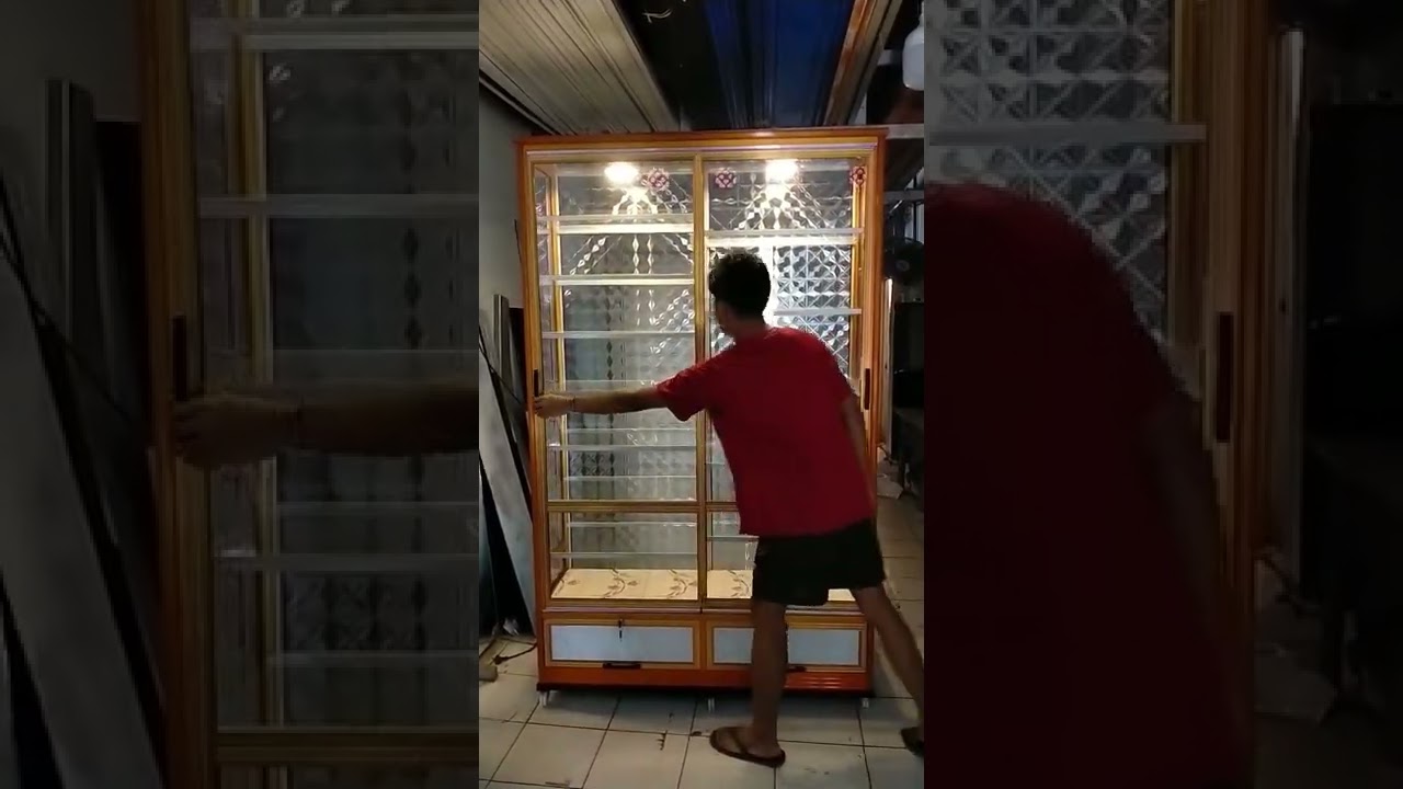 Lemari rak sepatu dan tas