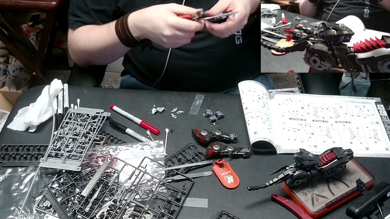 Lightning Saix:  Them claws though!  Let's Build Saturday!
