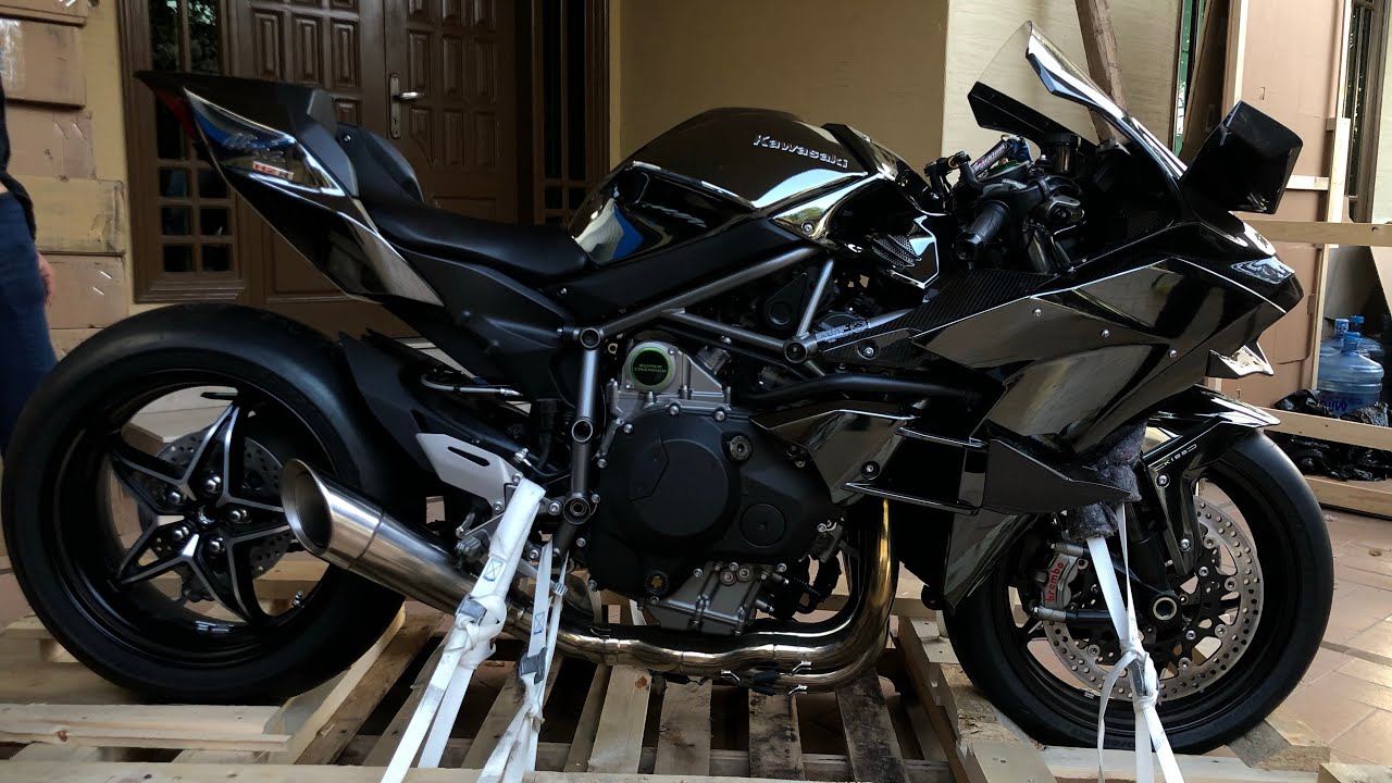 FIRST KAWASAKI H2R OF PAKISTAN | Unboxing | Review | ZS MotoVlogs