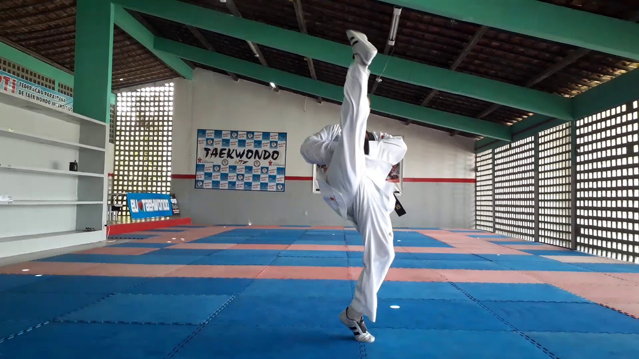 POOMSAE DE 1° GUB FAIXA VERMELHA PONTA PRETA taekwondo
