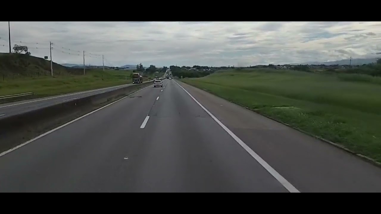 Descendo a serra pegando a Dutra carreta pegou fogo perca total bora ver