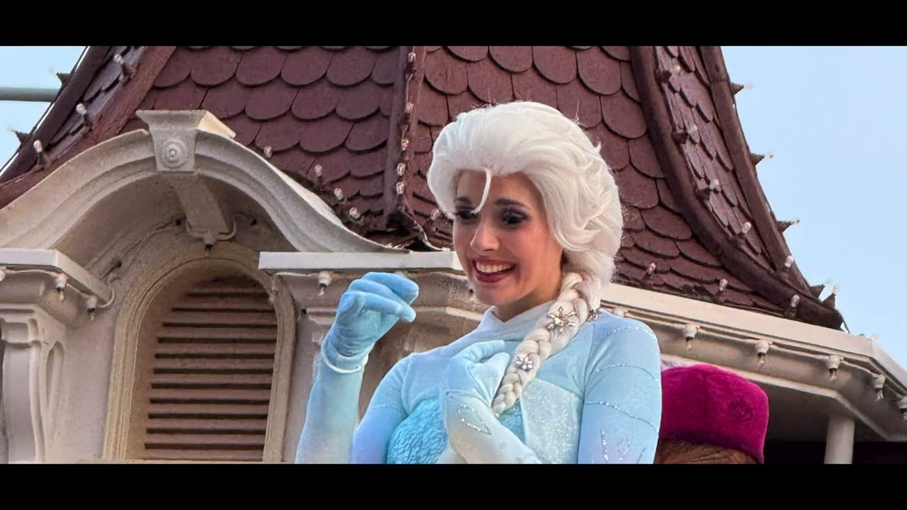 DISNEYLAND PARIS 2026 - Characters and Parades