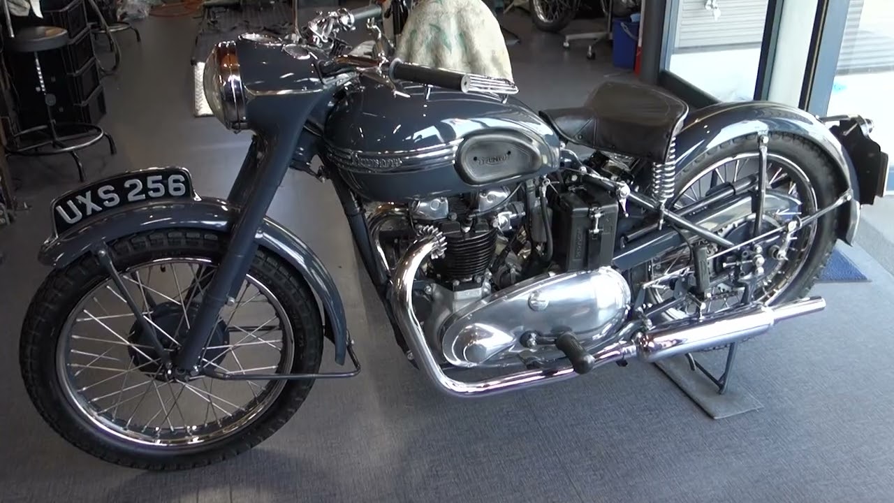 1949 (1950) Triumph 6T Thunderbird.
