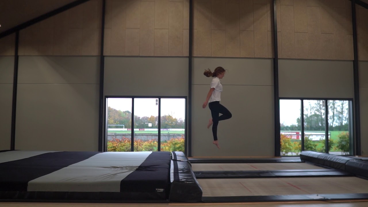 DGI Gymnastik - Bagl&aelig;ns salto i stortrampolin - Gymnastikm&oslash;llen