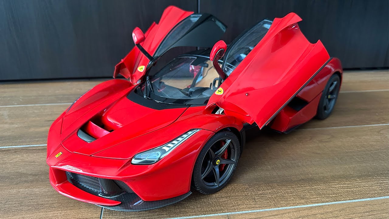 Сборка модели Ferrari LaFerrari в масштабе 1:8 от Agora Models. Полная сборка.