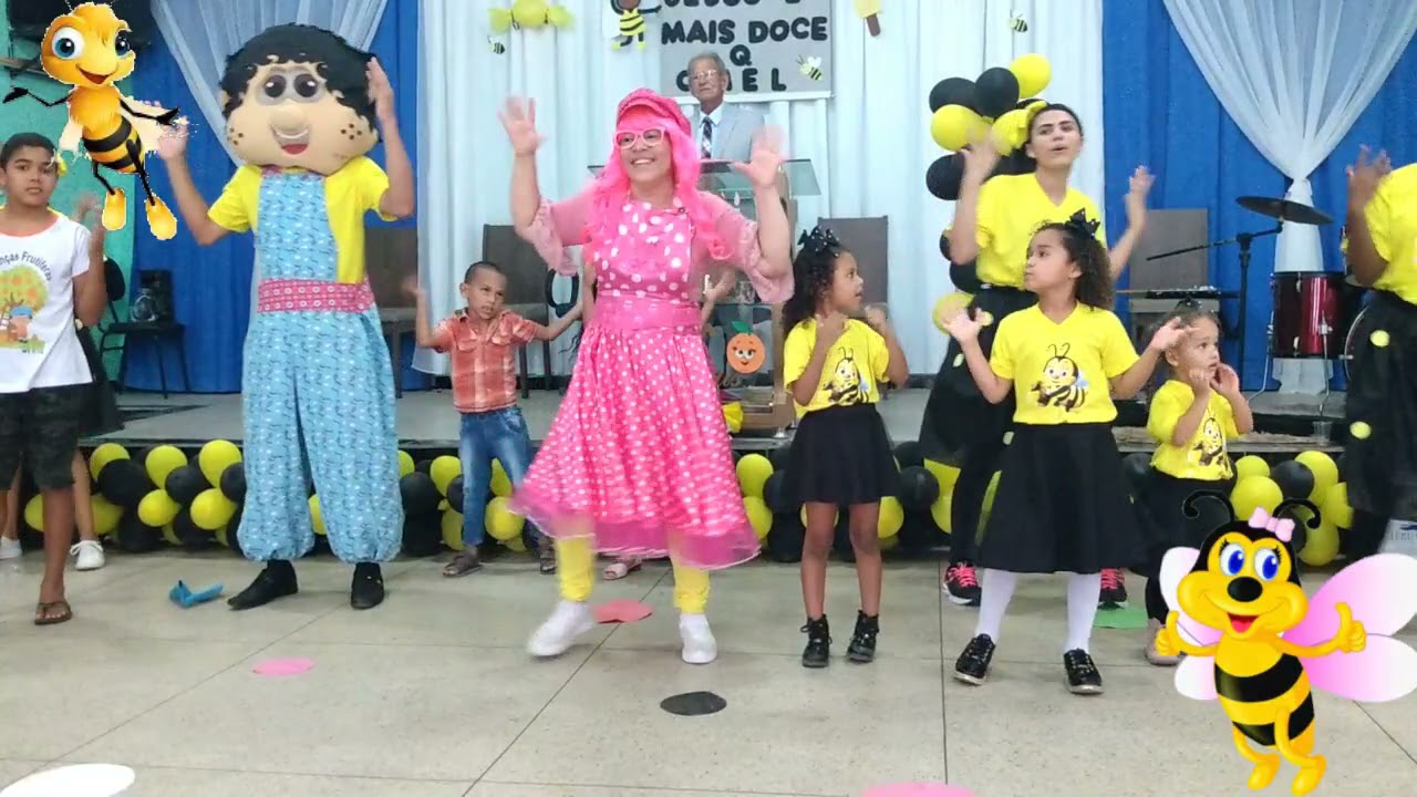 Coreografia O nome de Jesus é doce - Mary Hellen Bitencourt (cover) Boneca Lia