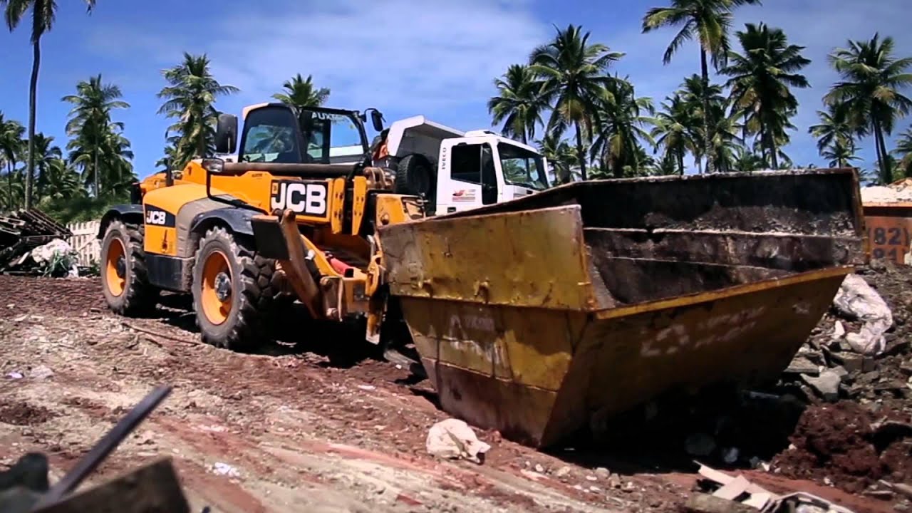 Manipulador telescópico JCB - Construção residencial de alto padrão