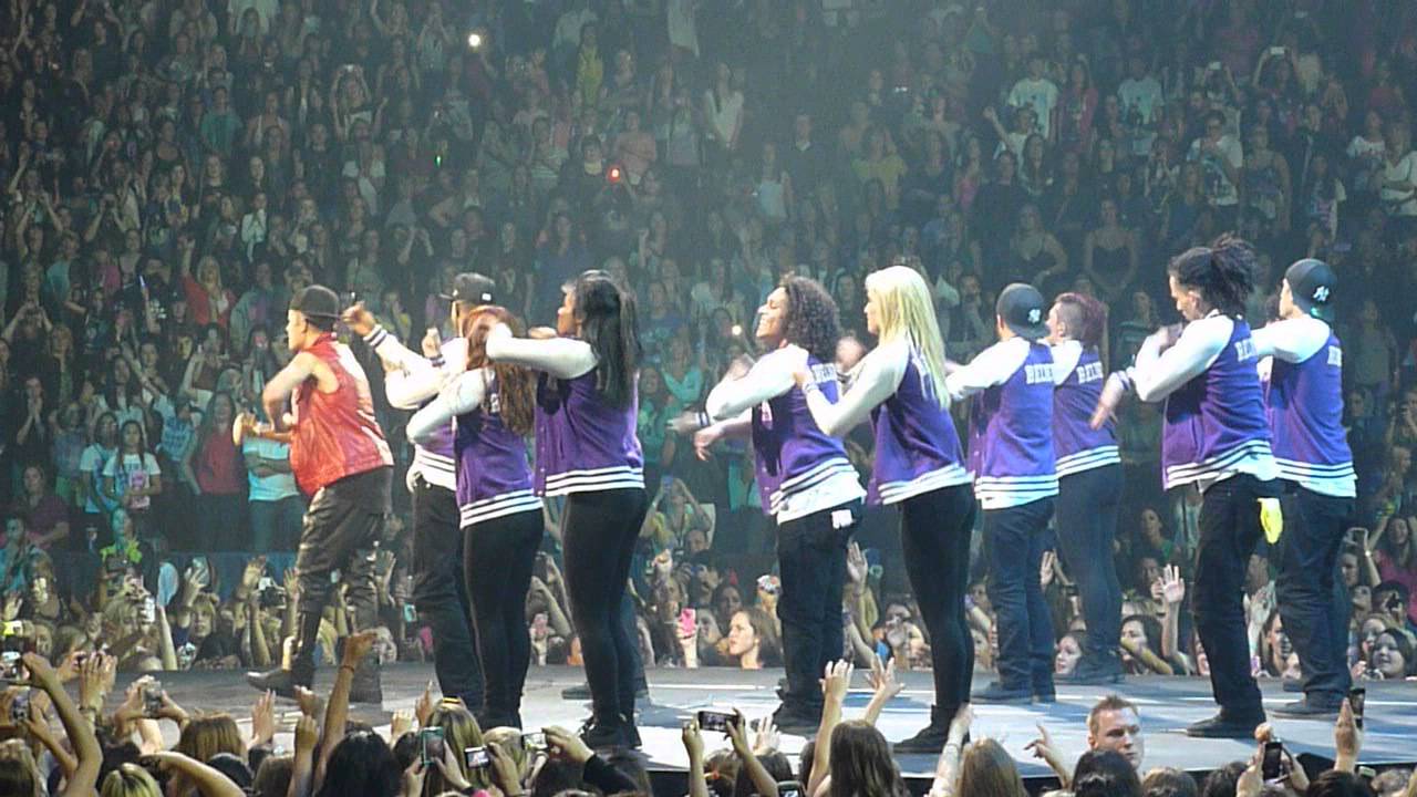 (HD) Justin Bieber Boyfriend & Baby Vancouver