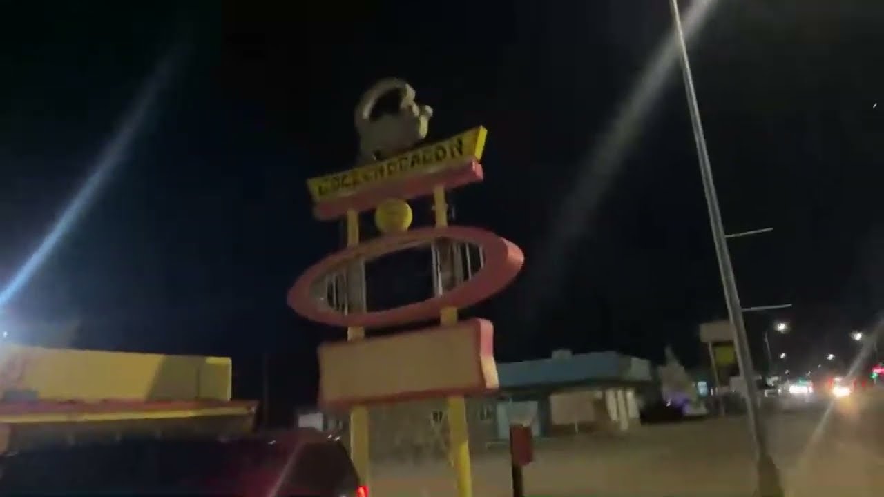 Walk down Route 66 - Motels and Cafes - Preserved and ABANDONED