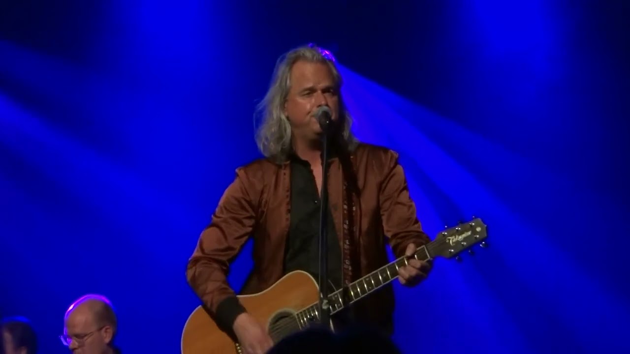 Country road-Erwin Nyhoff