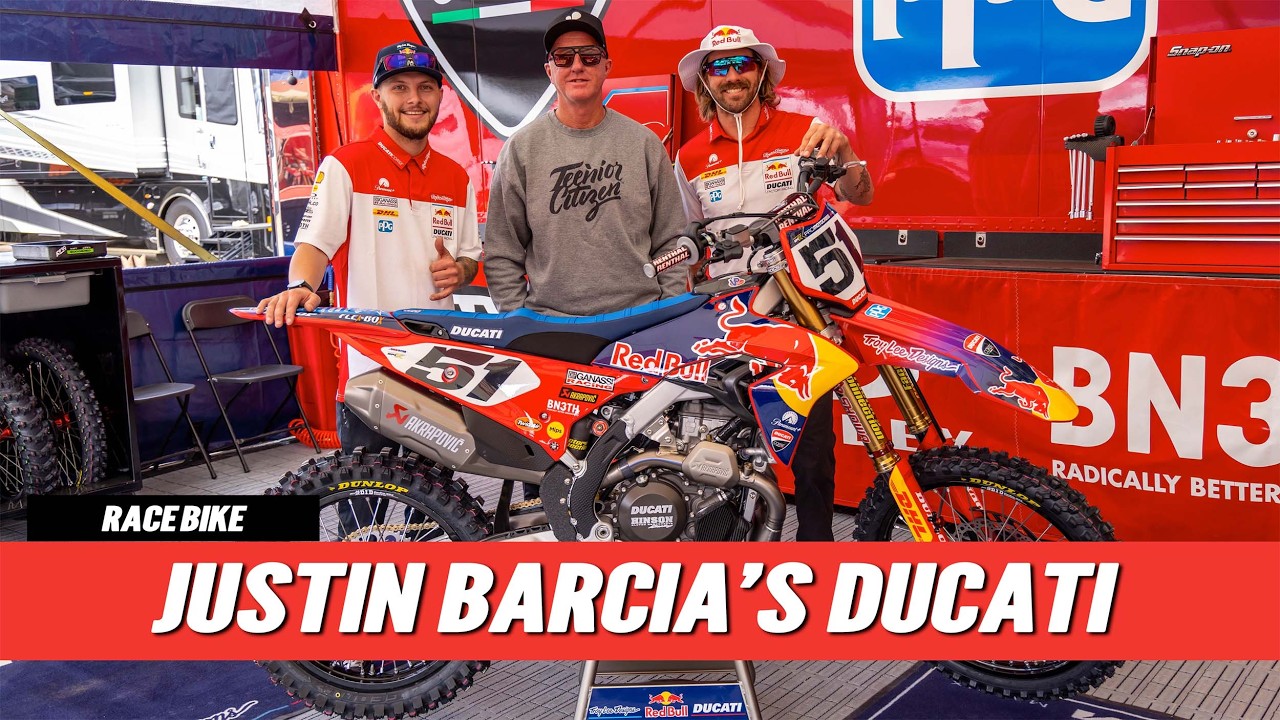 Racer X Films: Гоночный мотоцикл Ducati Desmo450 MX Джастина Барсии