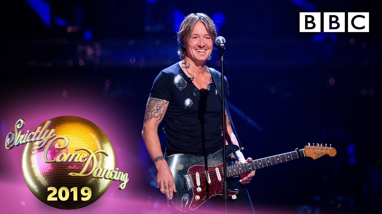 Keith Urban performs 