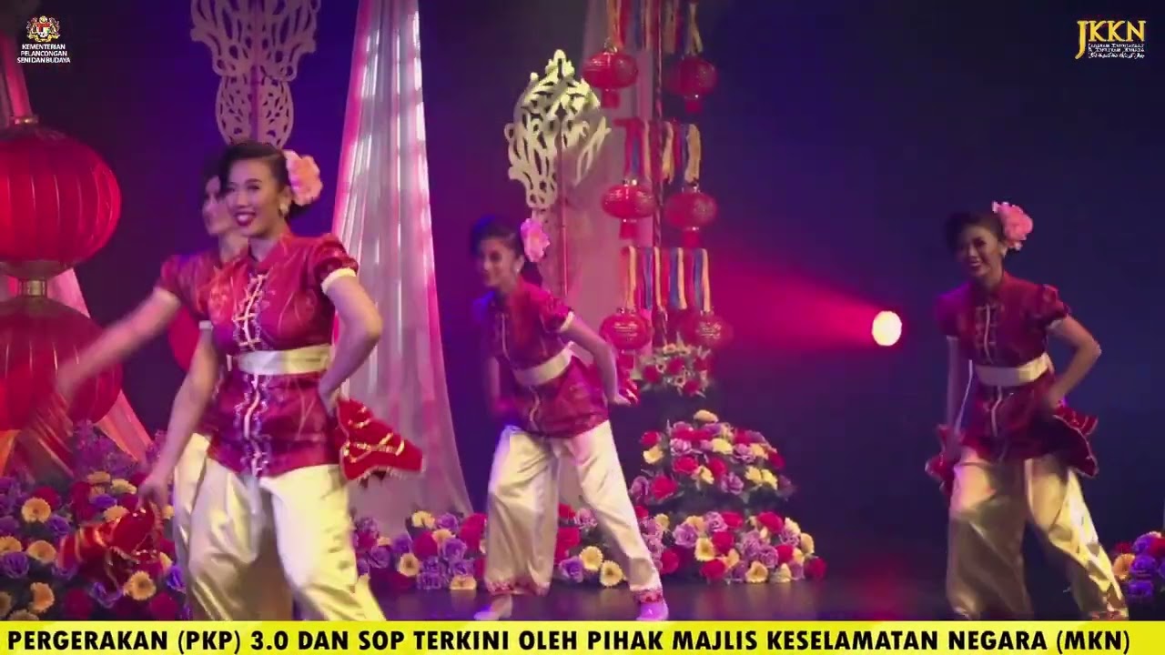 Tarian Sapu Tangan (The Handkerchief Dance)