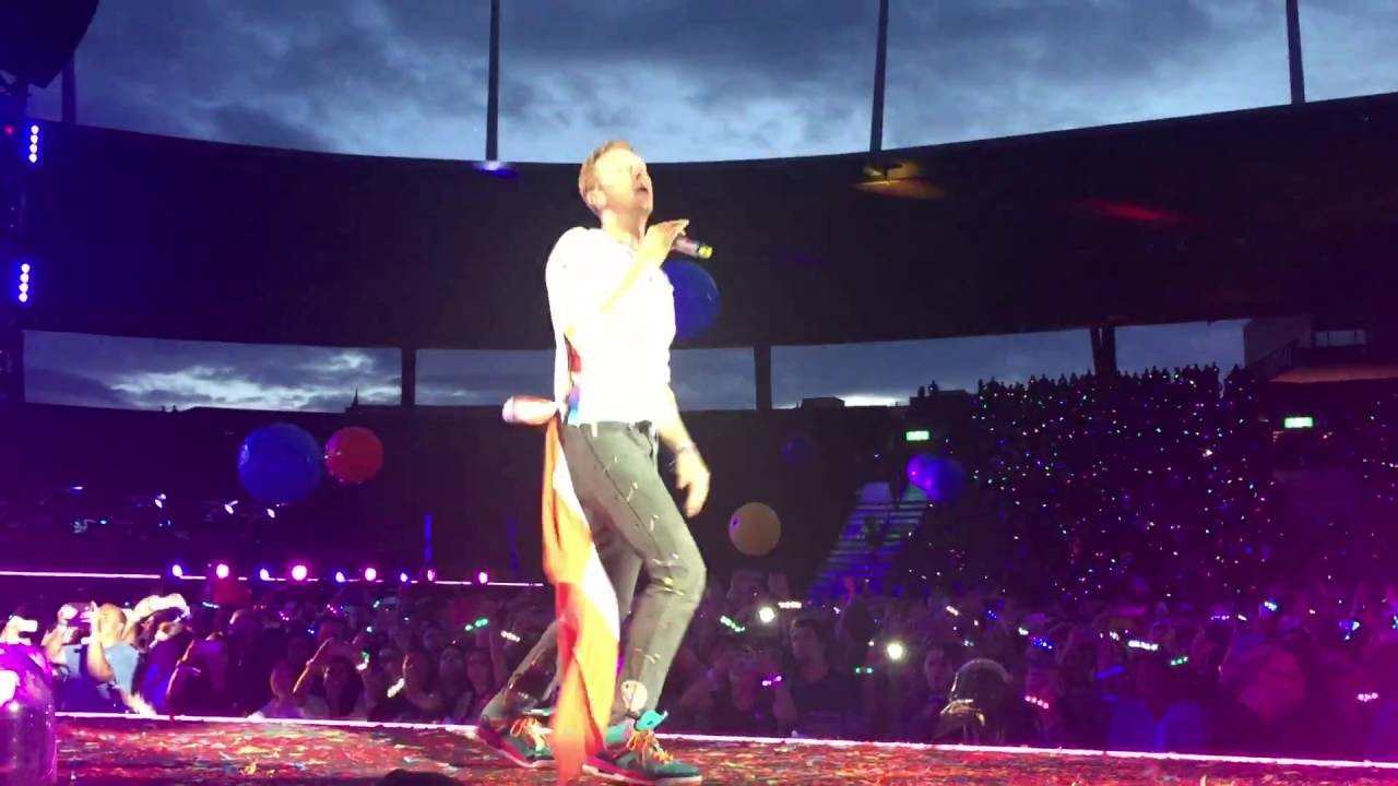 COLDPLAY - ADVENTURE OF A LIFETIME live @ LETZIGRUND STADIUM ZURICH  - 11.06.2016 [HD]