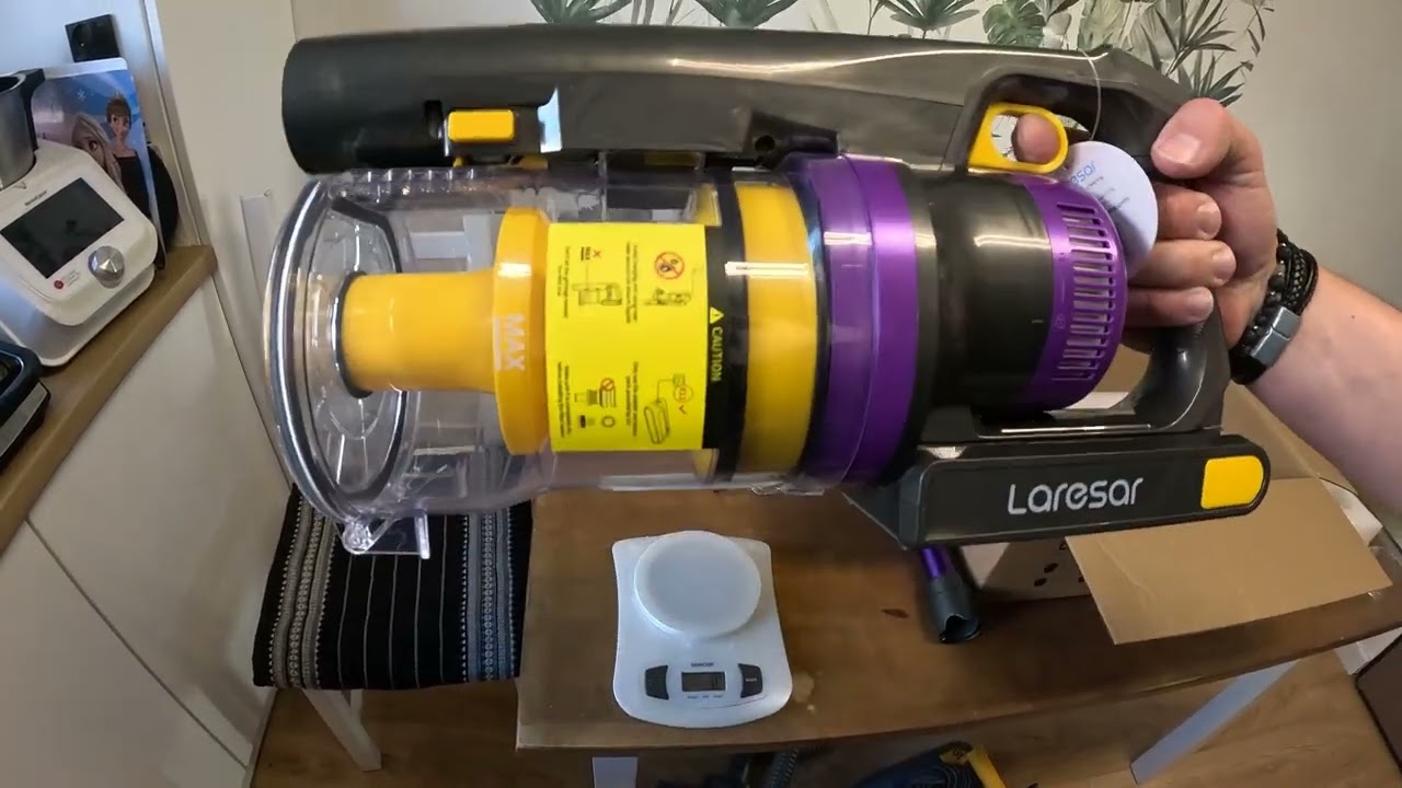 Unboxing i pierwsze uruchomienie odkurzacza bezprzewodowego Laresar X11 – czy warto?