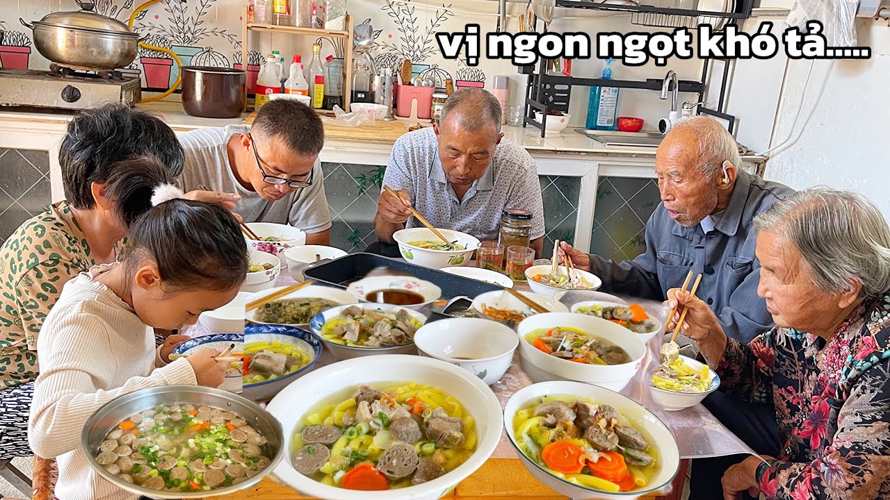 #407 Bữa Cơm Trưa Hoàn Chỉnh Nhất Mỗi Người Một Tay Sau Mấy Ngày Tất Bật Cùng Nhau Dọn Dẹp Lại Sân🇨🇳