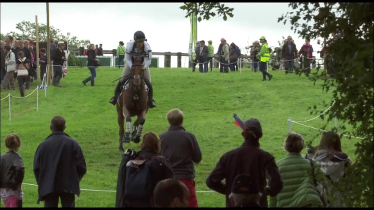JEM 2014 : Zara Phillips aux épreuves de cross du concours complet