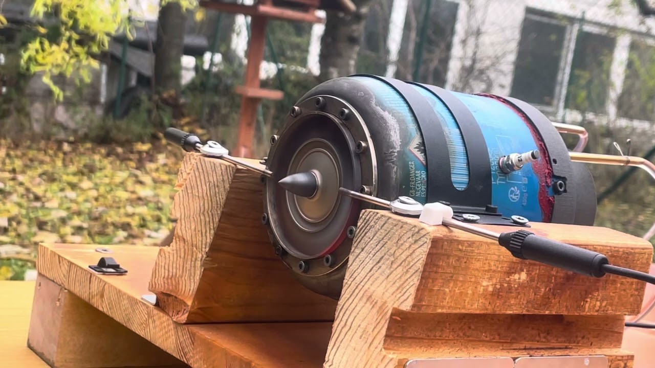 Hand made Gas Turbine runs 8 Minutes