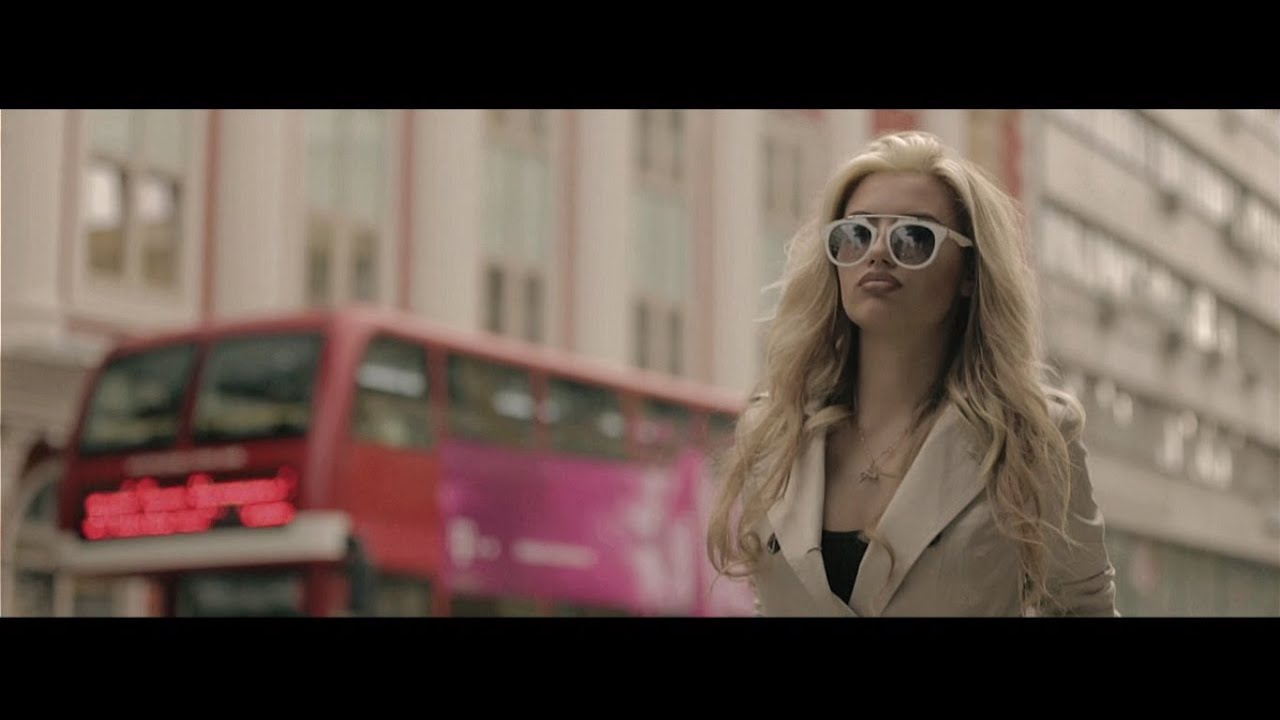 Bobi Mojsovski - Pogledni vo mene (official video) ²⁰¹⁵