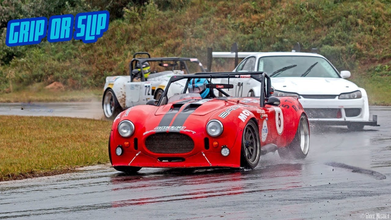 Sportscars & Super GTs Racing in The Wet at Dezzi Raceway