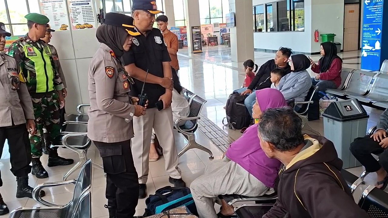 KOTA MADIUN - Padatnya Pemudik di Terminal Purboyo, Penumpang Diimbau Waspada Barang Bawaan