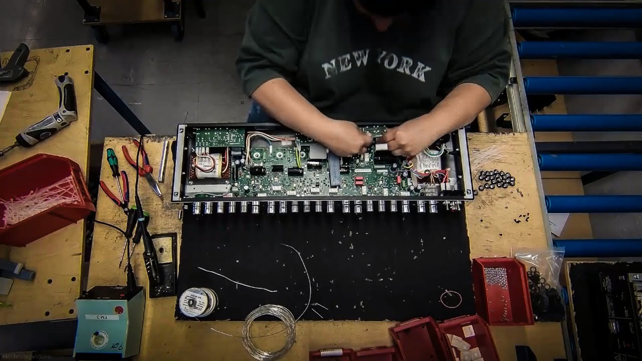 Building a Hughes & Kettner TriAmp MKII in our German custom shop
