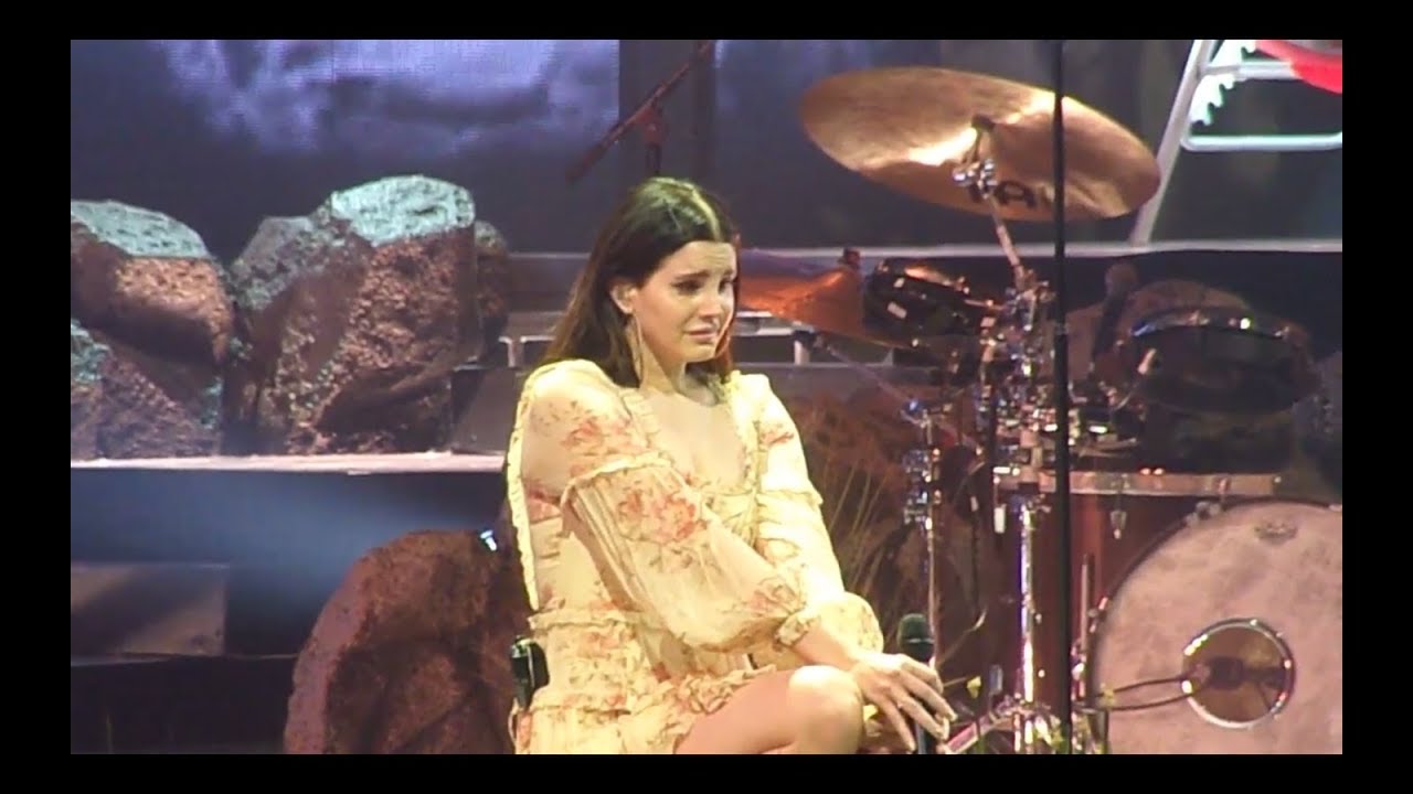 Lana Del Rey Cries, Talks About Stalker (2/5/18)
