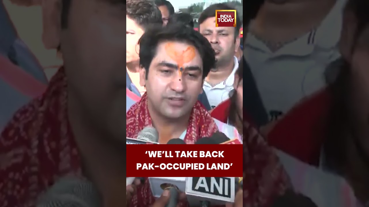 Acharya Dhirendra Shashtri in Gwalior: &ldquo;We will take back land occupied by Pakistan&rdquo; #bageshwardham
