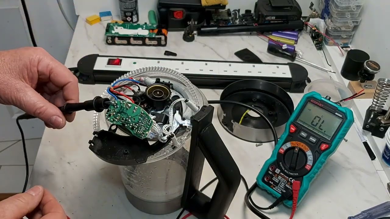 How to repair a broken kettle silvercrest.πωσ να επισκευάζεται μια βραστήρα χαλασμένη?