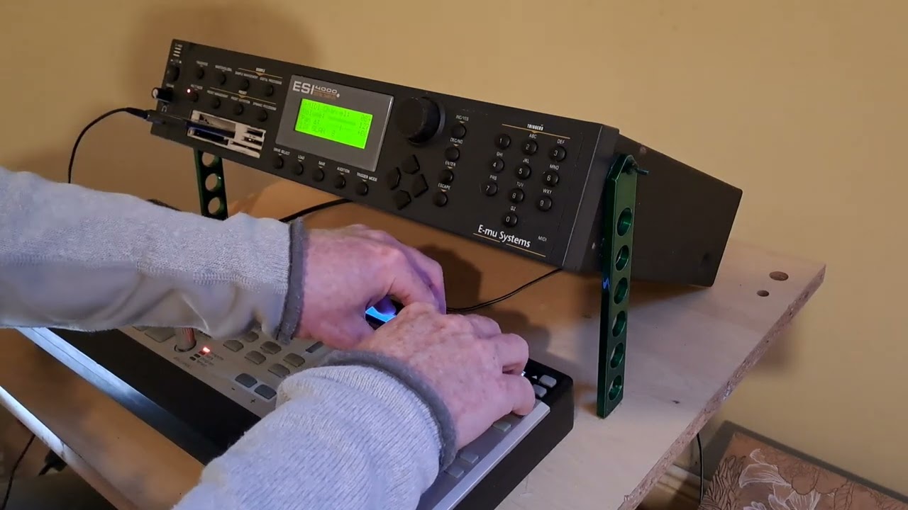 Éigríoch EMU Sampler ESI4000 Novation Remote Live Set/Jam