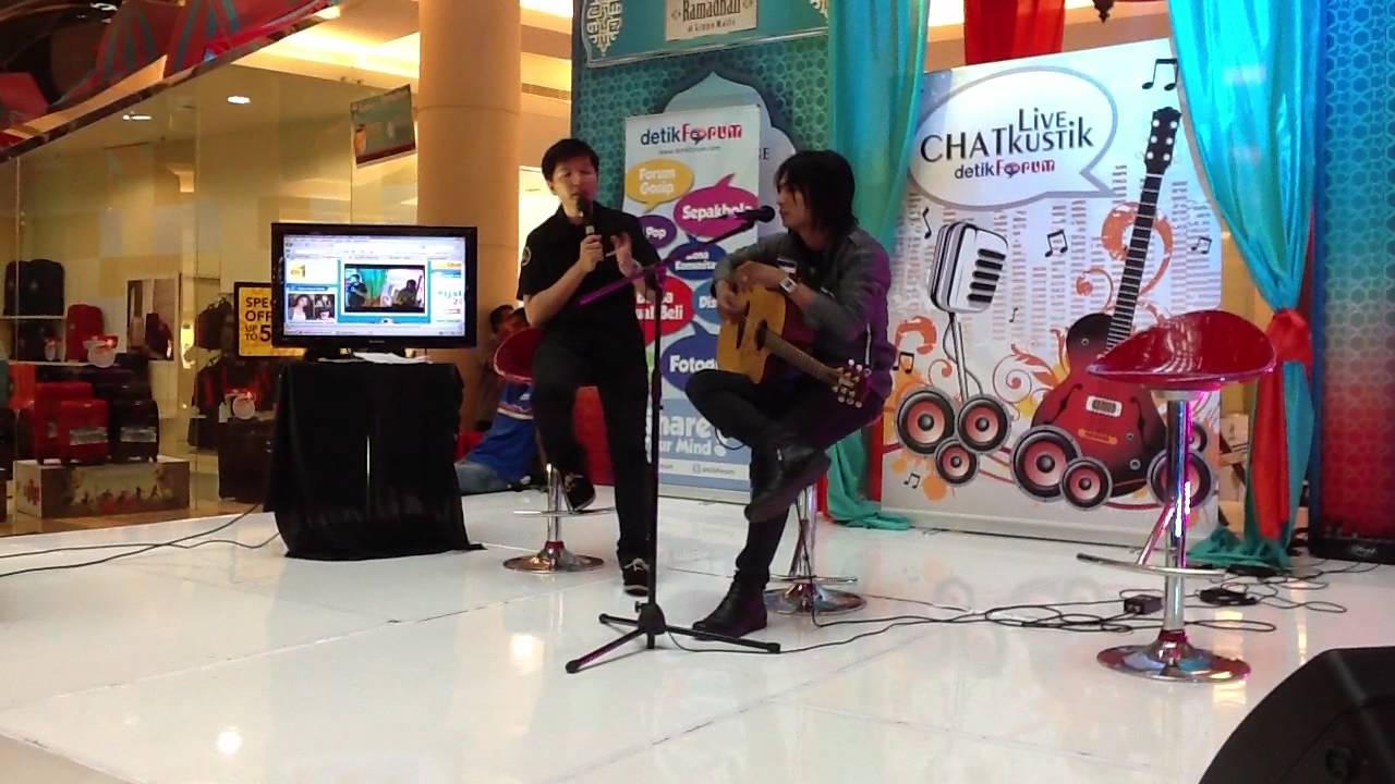 Lagu favorit CHARLY Setia Band Saat Anak-anak [ #LiveChatkustik @detikforum 08 ]