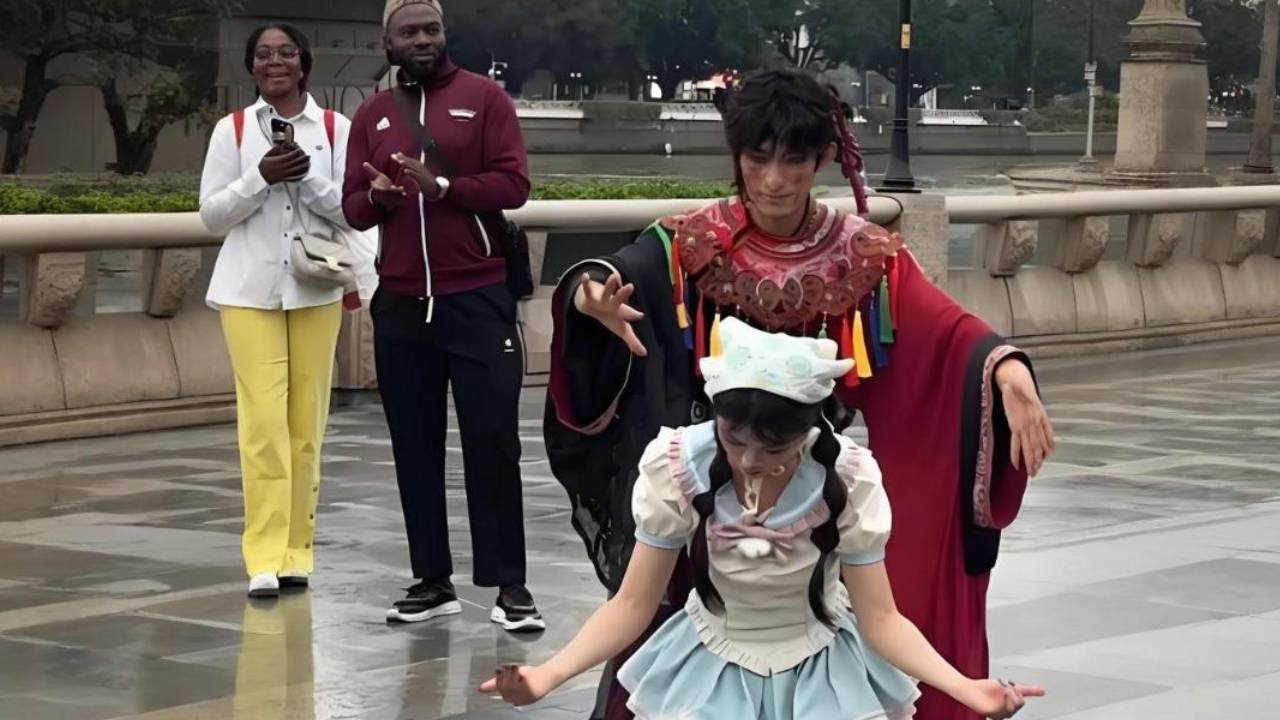 When the thousand-year-old Nuo dance meets the robotic dance, foreigners are simply stunned!