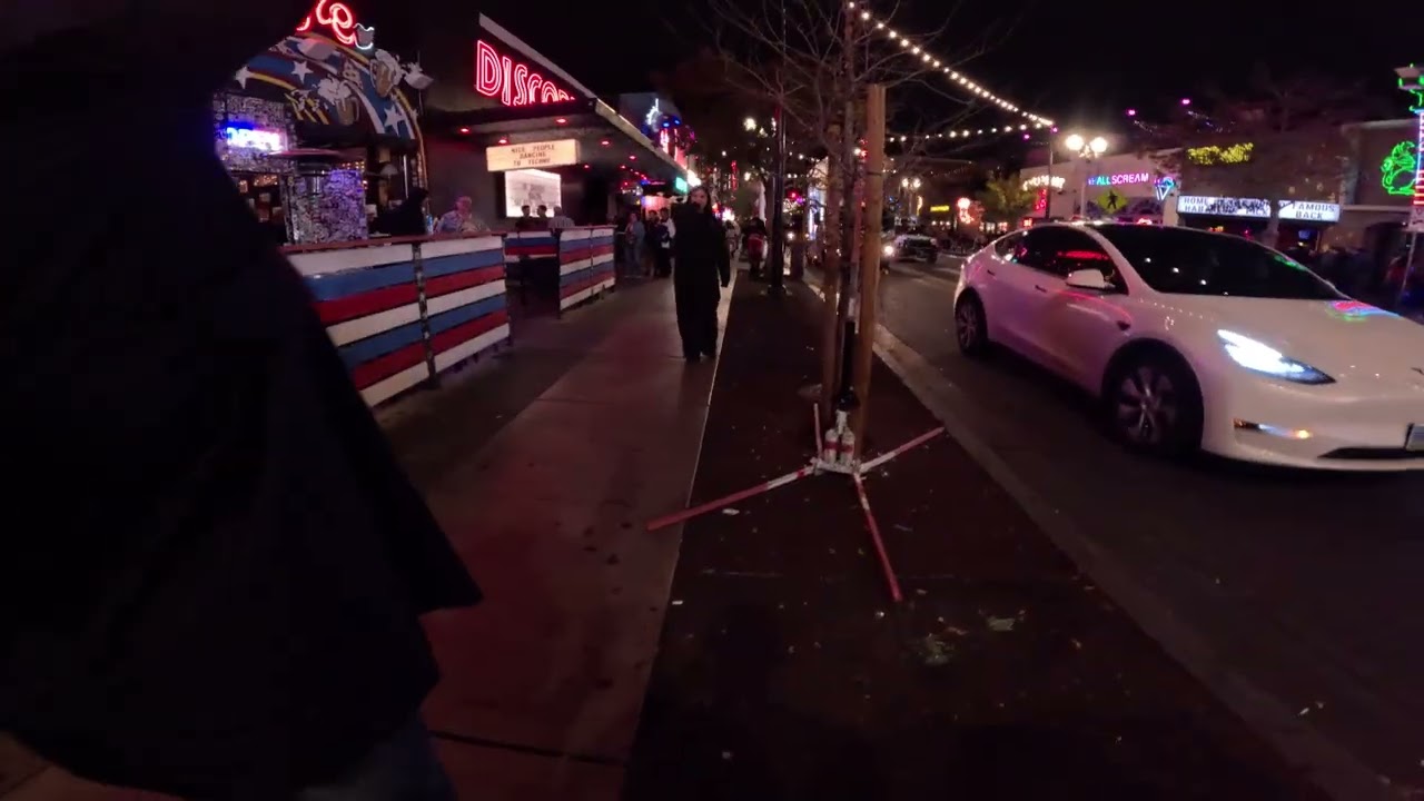 Las Vegas night walk | TaxuGames
