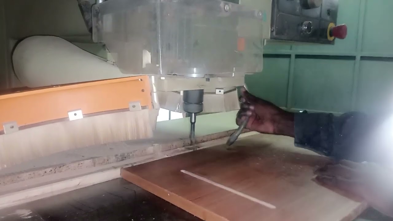 R9 SCM