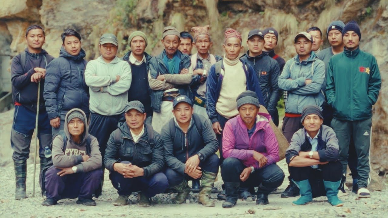 Honey Hunters of Nepal | The World&rsquo;s Rarest Cliff Honey
