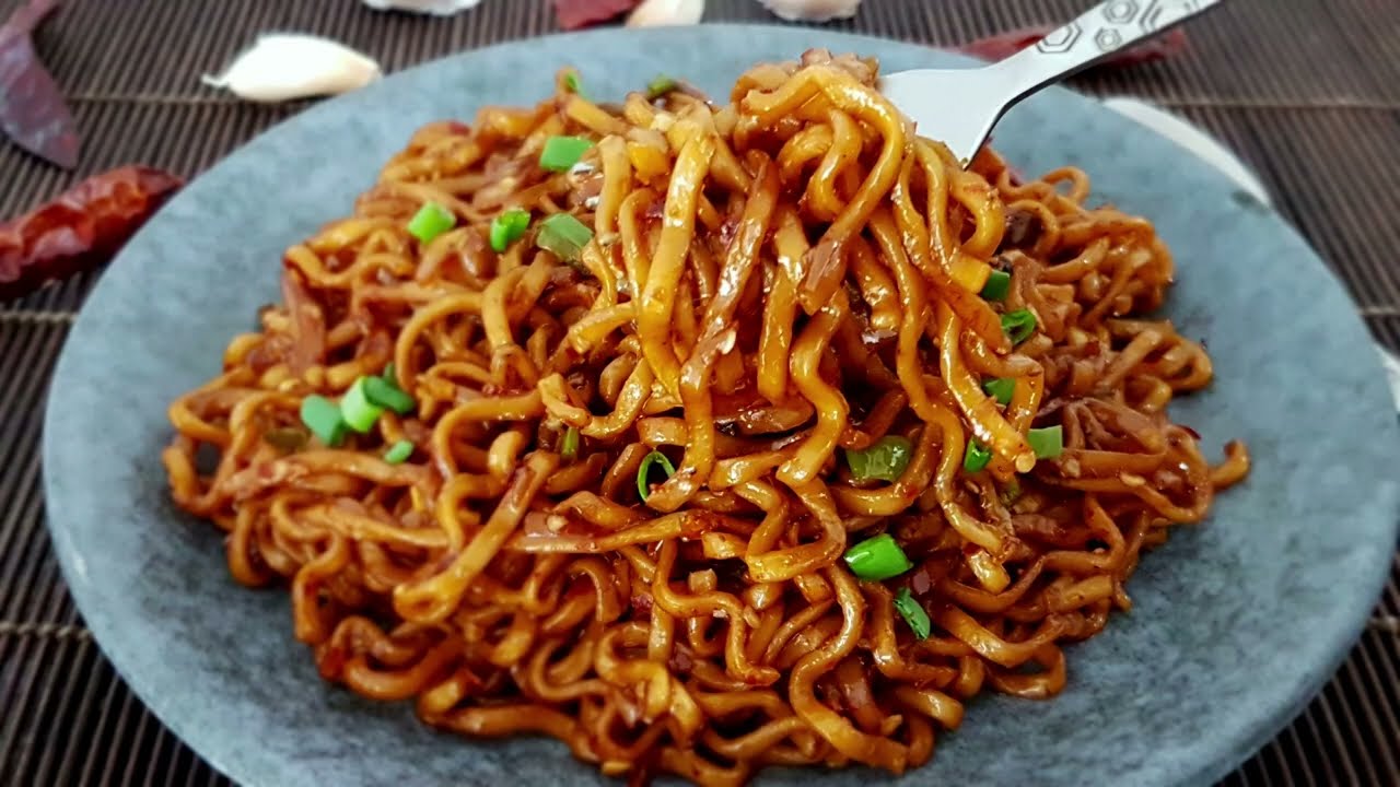 Chilli Garlic Noodles | Spicy Chilli Garlic Noodles | Noodles Recipe