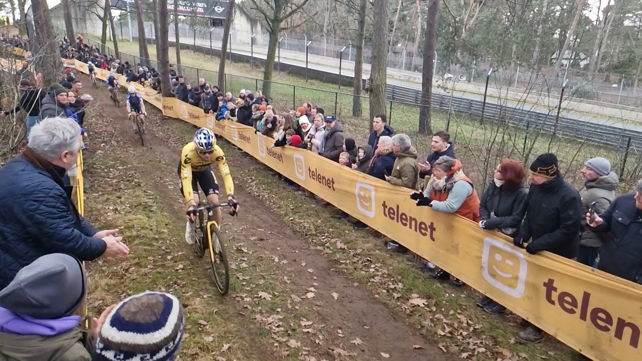Superprestige Heusden-Zolder 2023 You don´t see this on TV Wout van Aert , Tibor DEL GROSSO on fire!