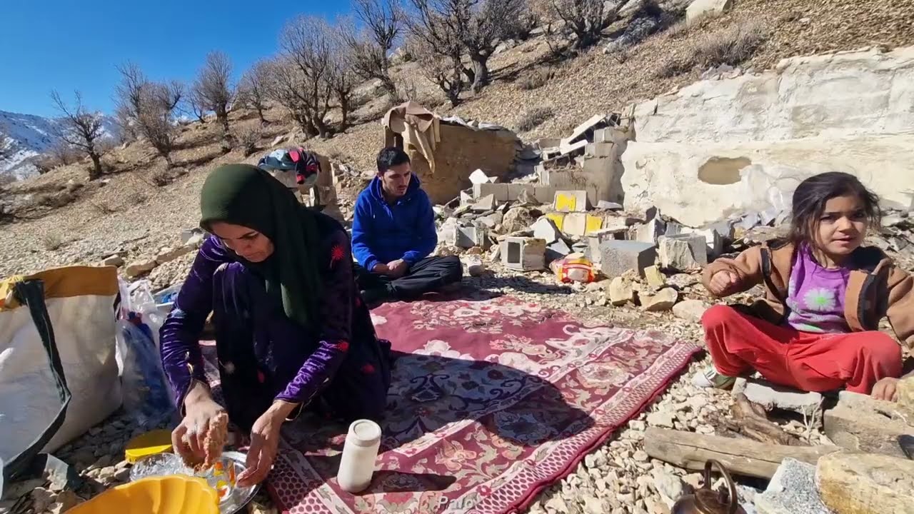 A lonely nomadic mother's life in the mountains: an emotional reunion with her daughter after months