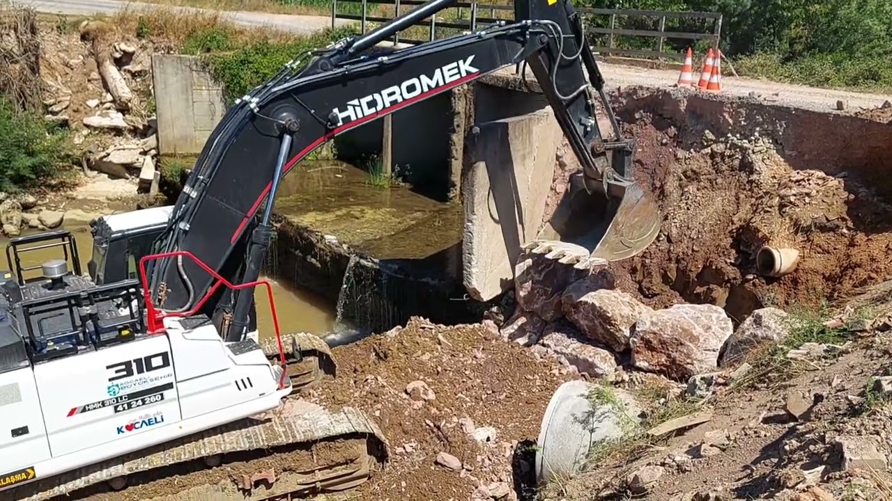 Hidromek Ekskavatör ile Taş Tahkimat Çalışması (2/2)