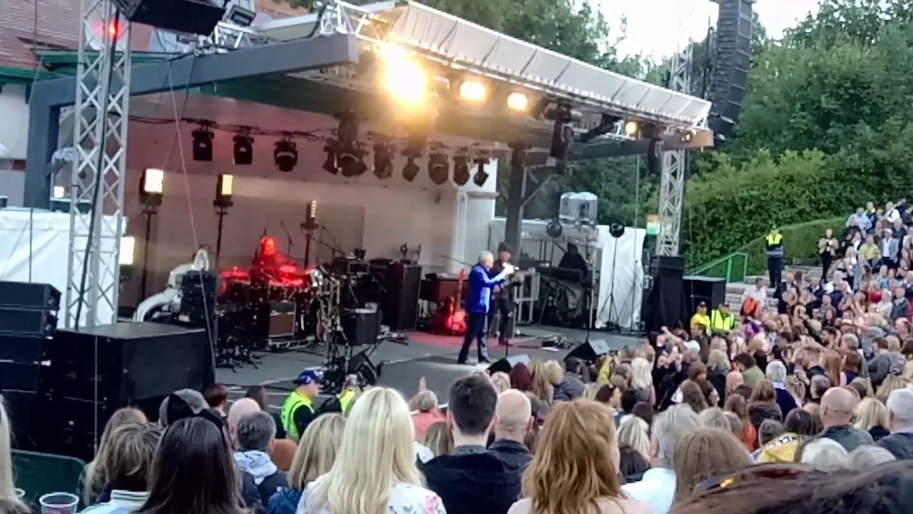 Tom Jones Burning Hell Kelvingrove Bandstand 2017