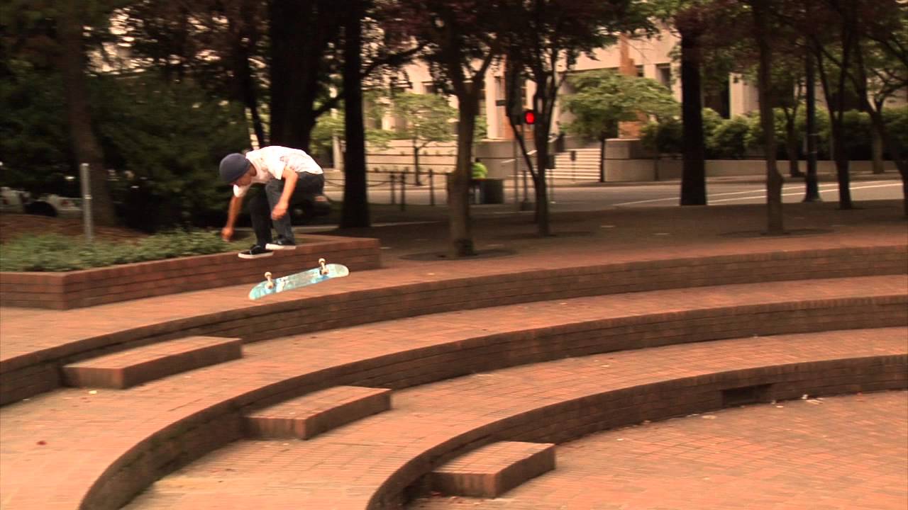 THE BEST BIGFLIP DOWN STAIRS EVER - KYLE BILLUPS