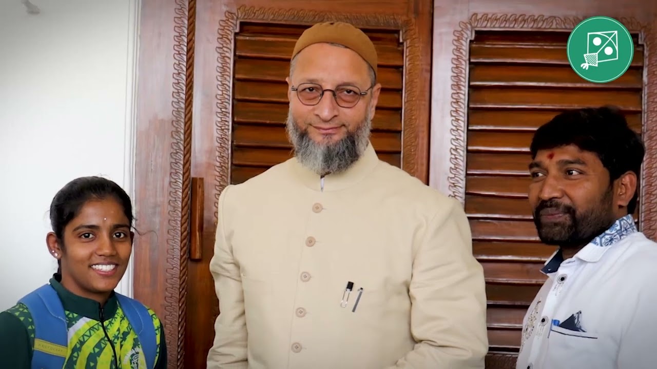 AIMIM Chief Asaduddin Owaisi helps Young Woman Wrestler #kheloindia  #dangal