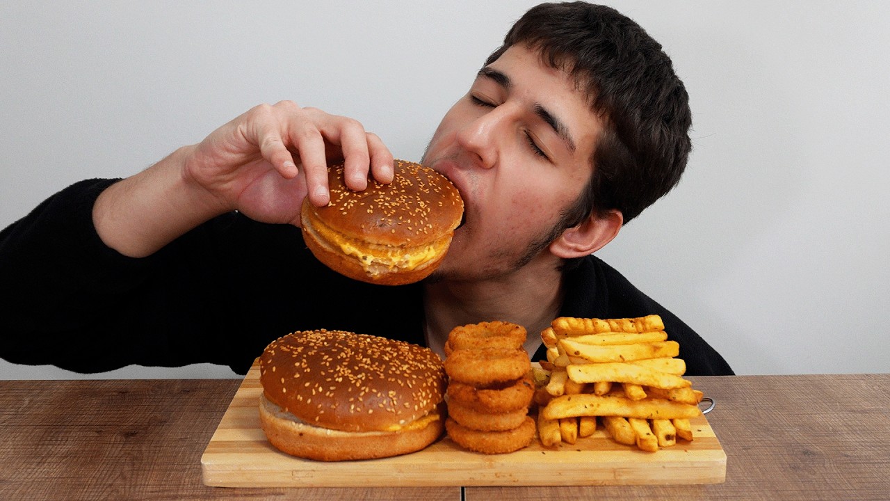 ASMR EATİNG CHİCKEN BURGER & FRİES PATATO