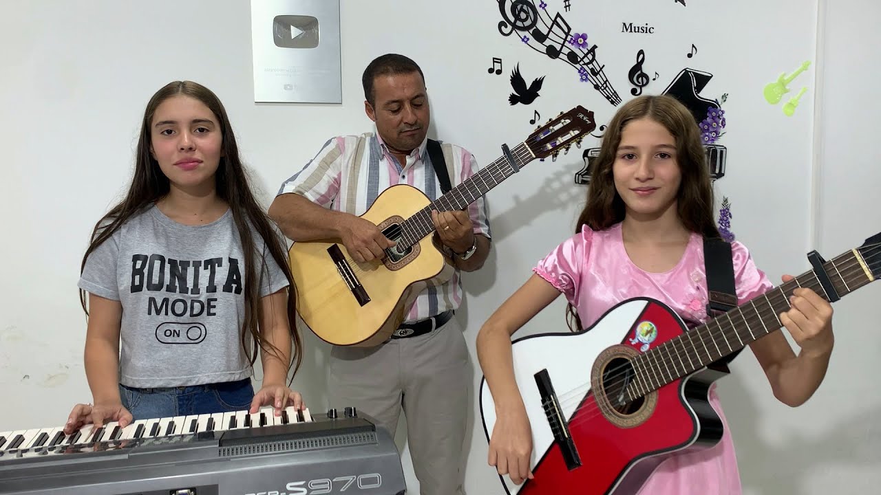 HERMANAS QUINTERO / Tiene cristo una mansión de gloria
