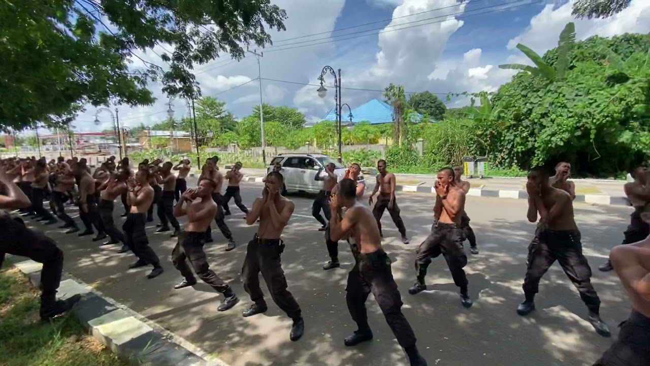 Yel-yel ak 45 Bathidarma Catra Wirasana spn Polda malut