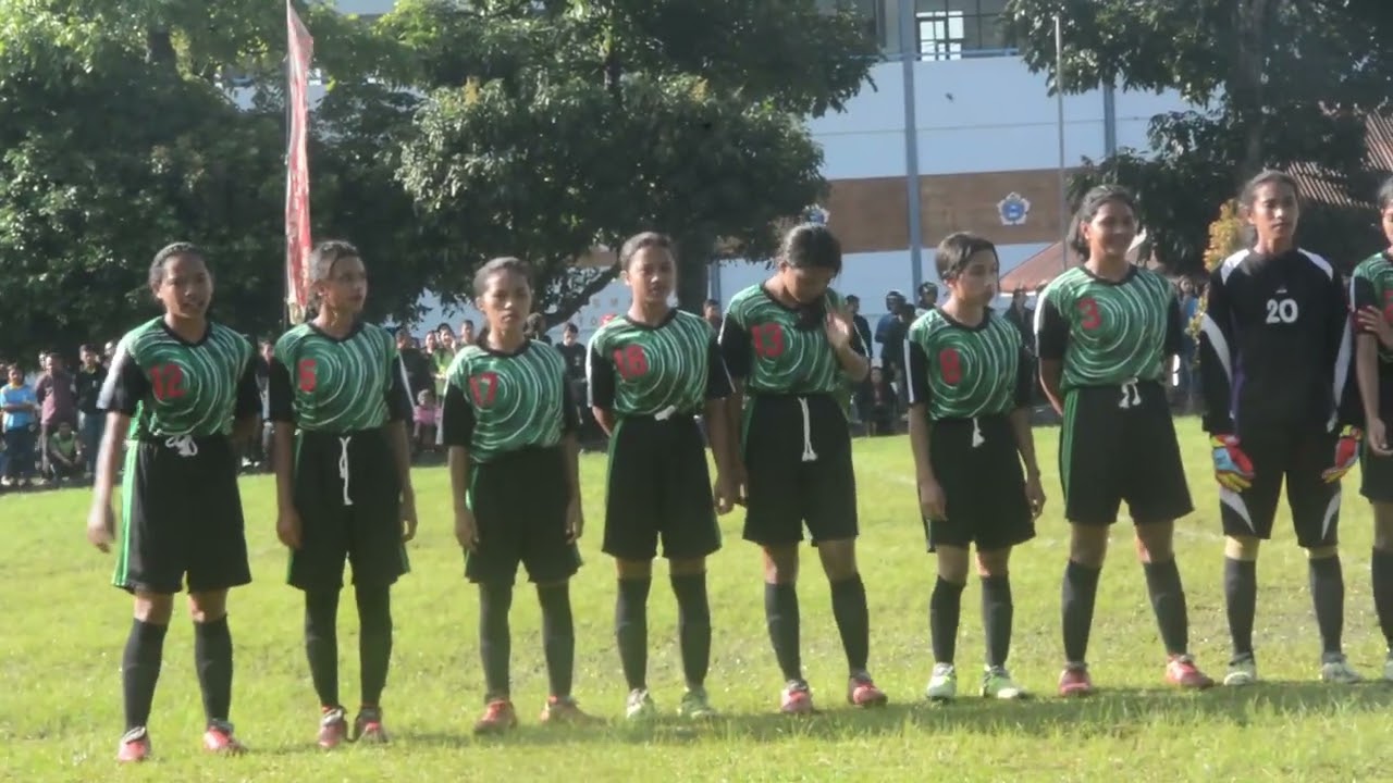 Tim Sepak Bola Putri SMK SWAKARSA RUTENG Juarai Liga Pelajar Se-SMK Kabupaten Manggarai