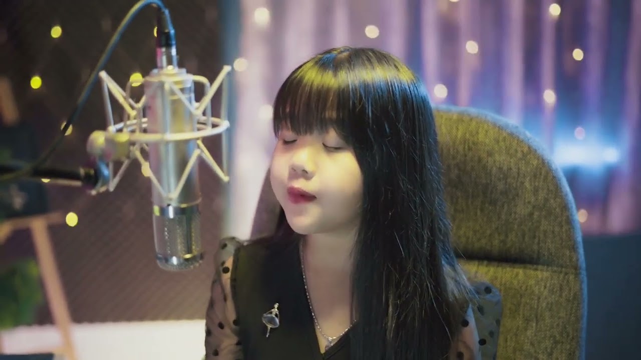 လရောင်ချော့တေး Covered by Thoon Myat Kyal Sin